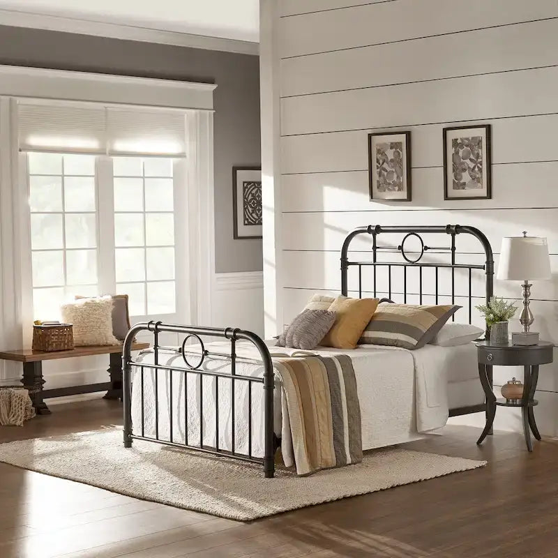 Classic Black Metal Bed with Spindle Headboard