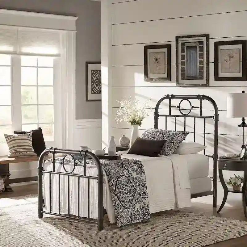 Classic Black Metal Bed with Spindle Headboard